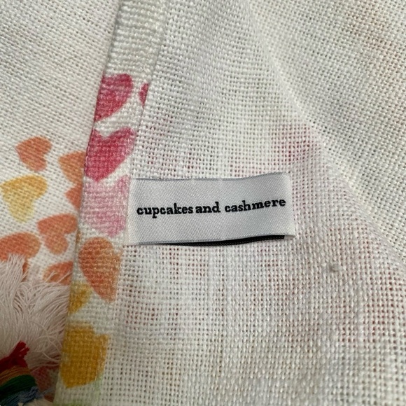 Cupcakes and Cashmere At Home Rainbow Heart Tassel Table Runner NWT - Picture 7 of 8